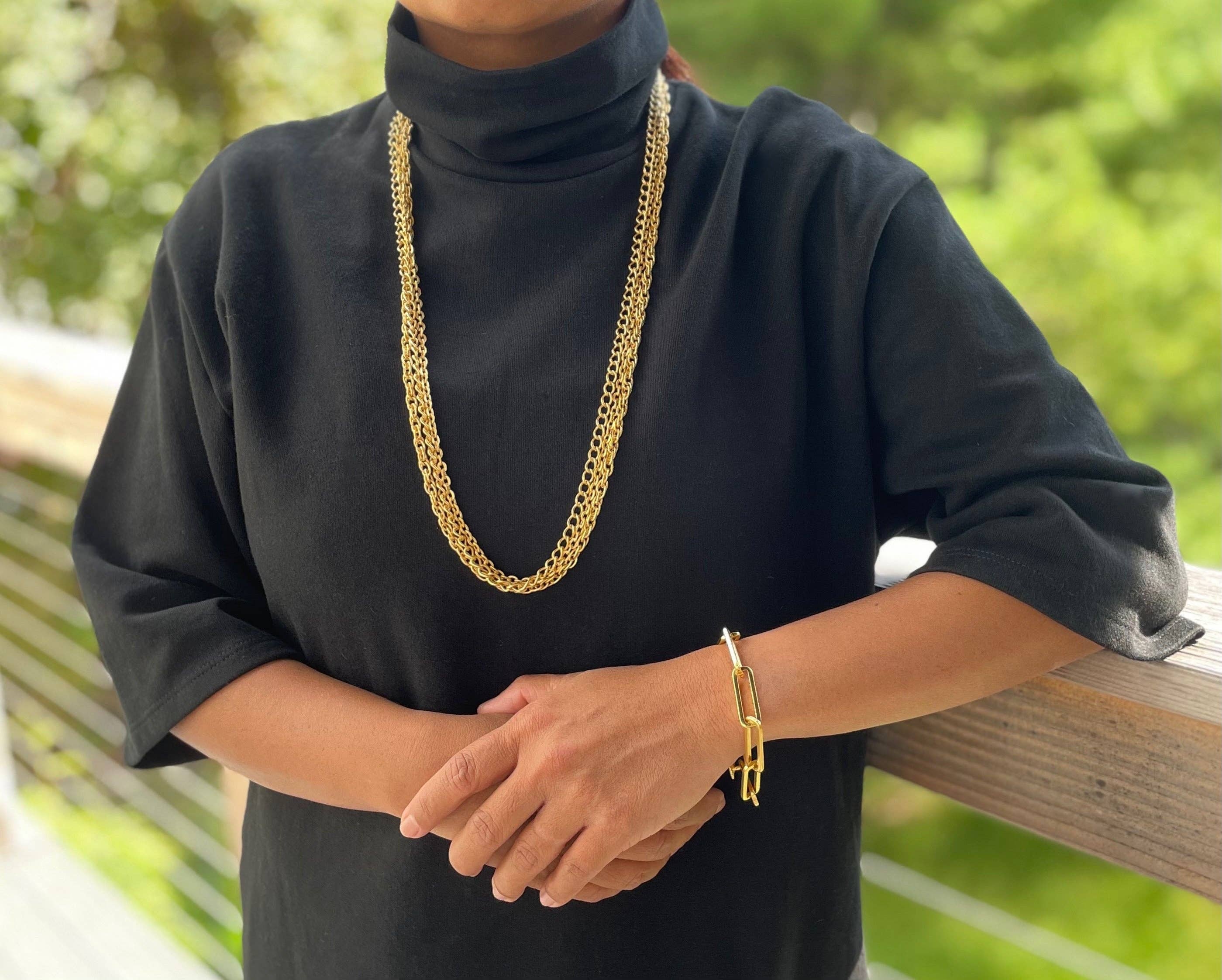 Woman wearing a Chain link bracelet 